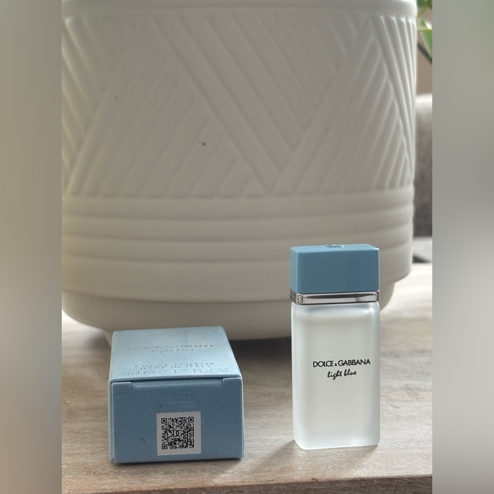 Dolce & Gabbana Light Blue EDT 5ml NEW TRAVEL SIZE! NO BOX - Picture 2 of 3